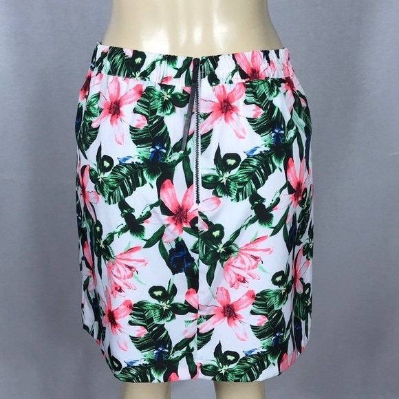 Vince Camuto Spring Floral Print Elastic Waistband & Zipper Closure Skirt. New - Picture 2 of 4
